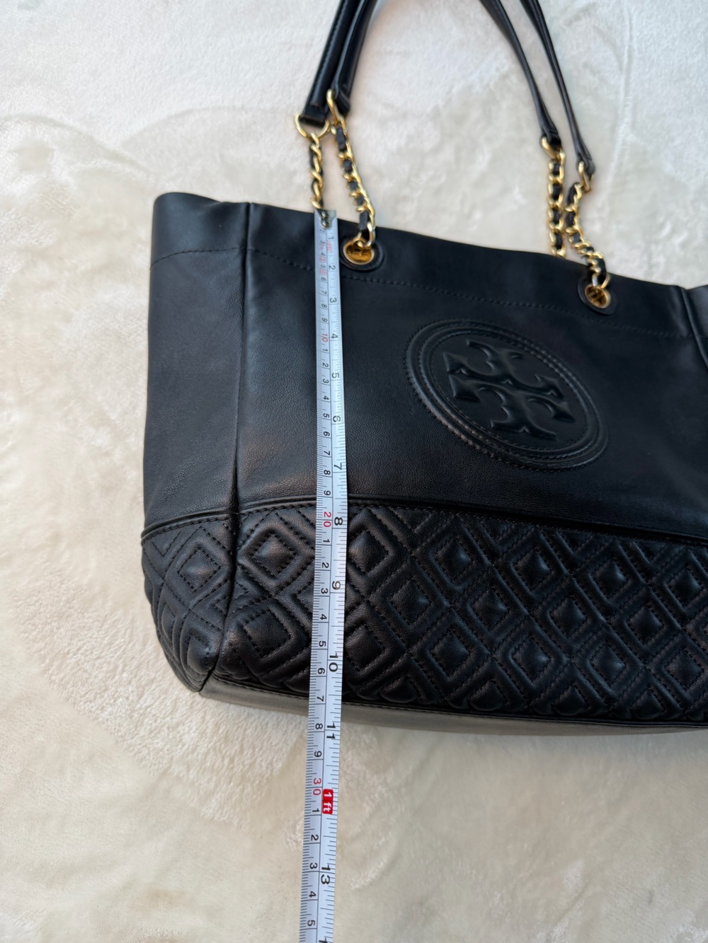 Tory Burch Fleming Chain Tote - Picture 4 of 6